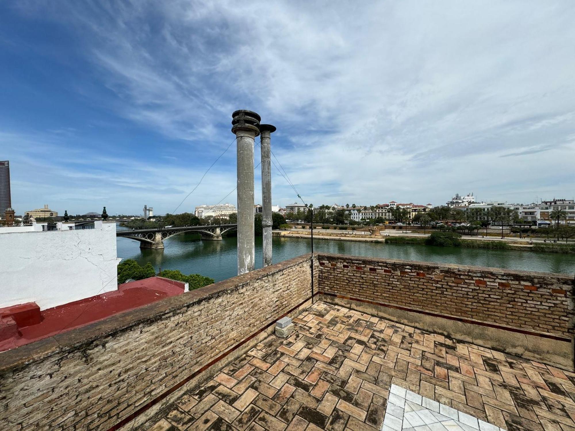 塞维利亚Wonderful Duplex In Calle Betis公寓 外观 照片